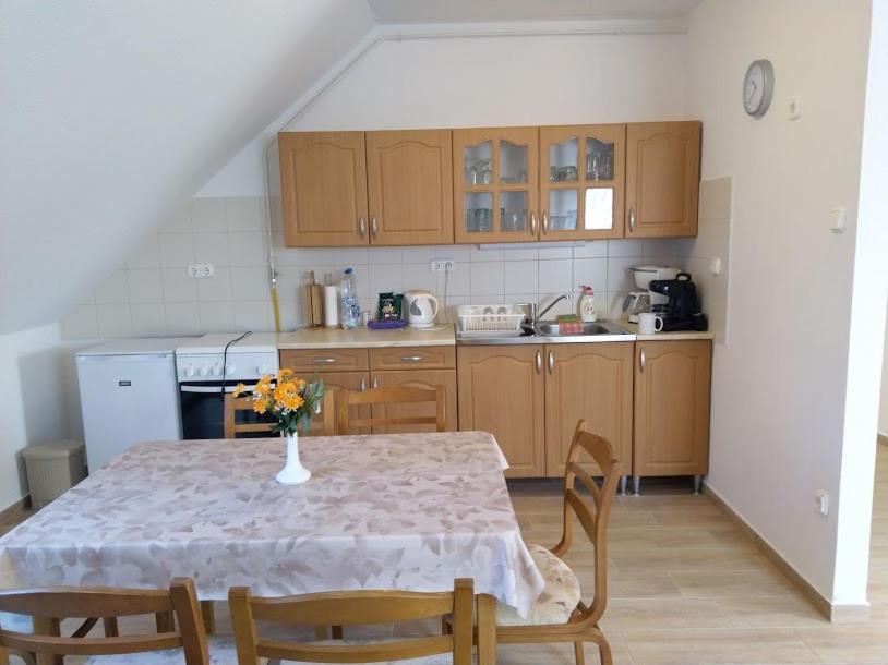Foeveny Apartman Balatonudvari Buitenkant foto